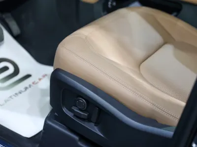 2026 لاند روفر ديفيندر اتش اس اي