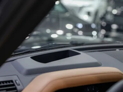 2026 لاند روفر ديفيندر اتش اس اي