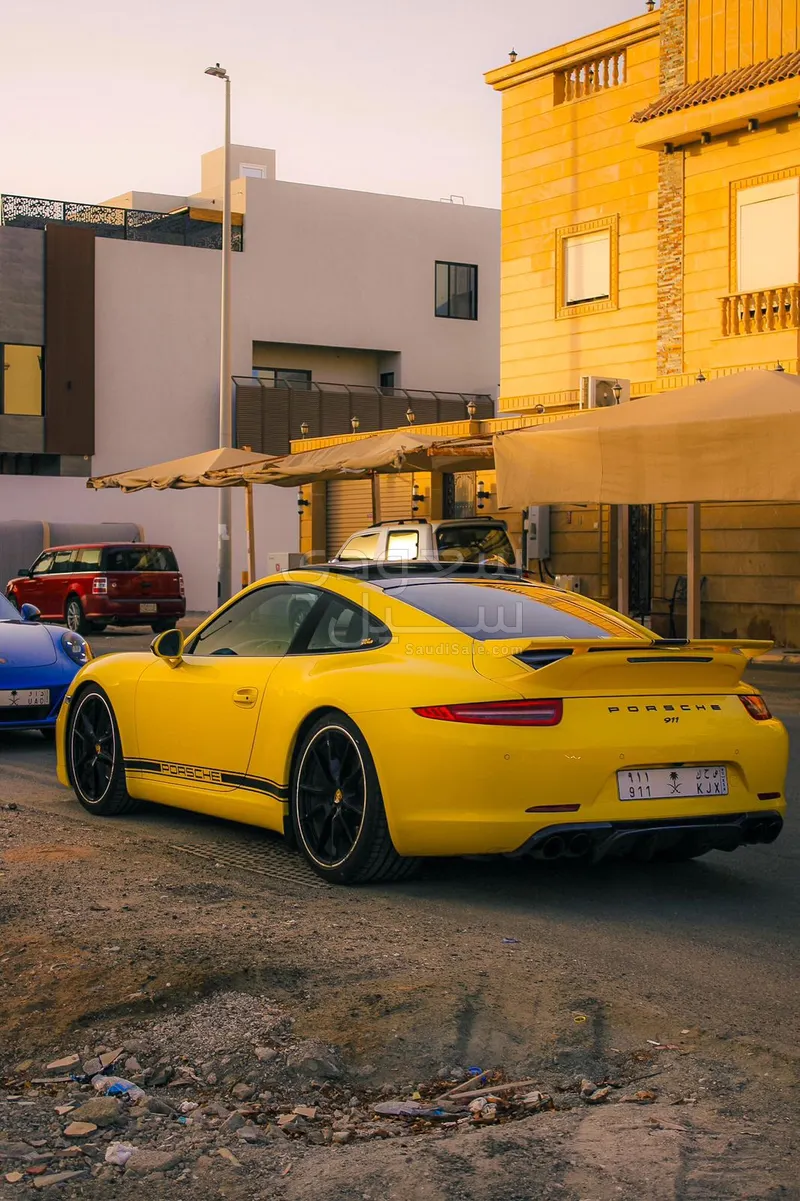 2015 بورش 911 كاريرا