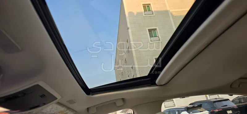 2022 لكزس إي إس 300 هايبرد