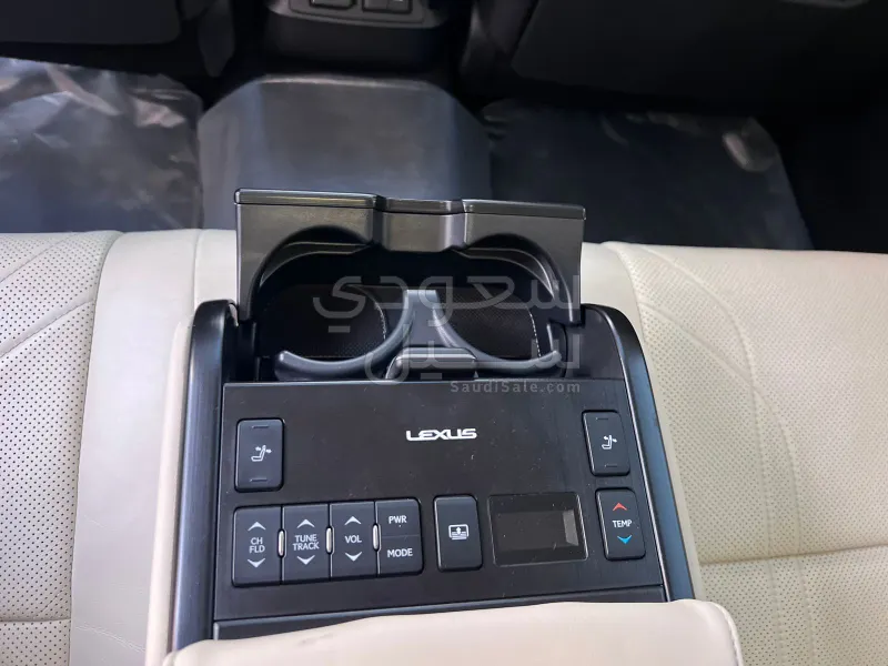 2022 لكزس إي إس 300 هايبرد