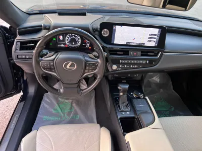 2022 لكزس إي إس 300 هايبرد