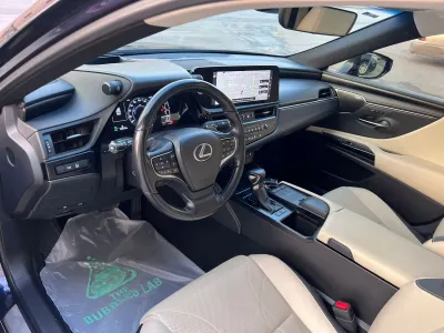 2022 لكزس إي إس 300 هايبرد