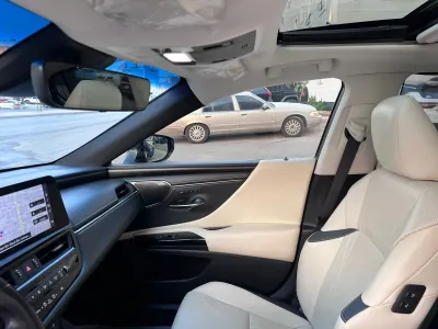 2022 لكزس إي إس 300 هايبرد