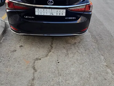 2022 لكزس إي إس 300 هايبرد