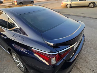 2022 لكزس إي إس 300 هايبرد