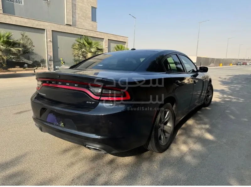 2018 دودج تشارجر اس اكس تي