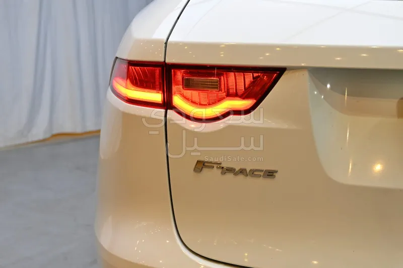 2018 جاكوار اف-بيس ار سبورت