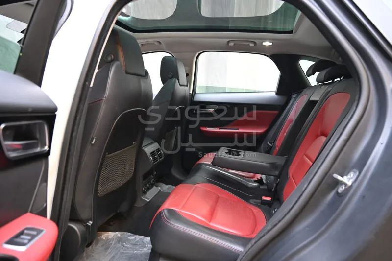 2018 جاكوار اف-بيس ار سبورت