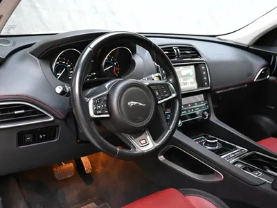 2018 جاكوار اف-بيس ار سبورت