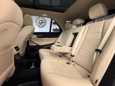 2025 مرسيدس - بنز جي إل إي 450 أي إم جي