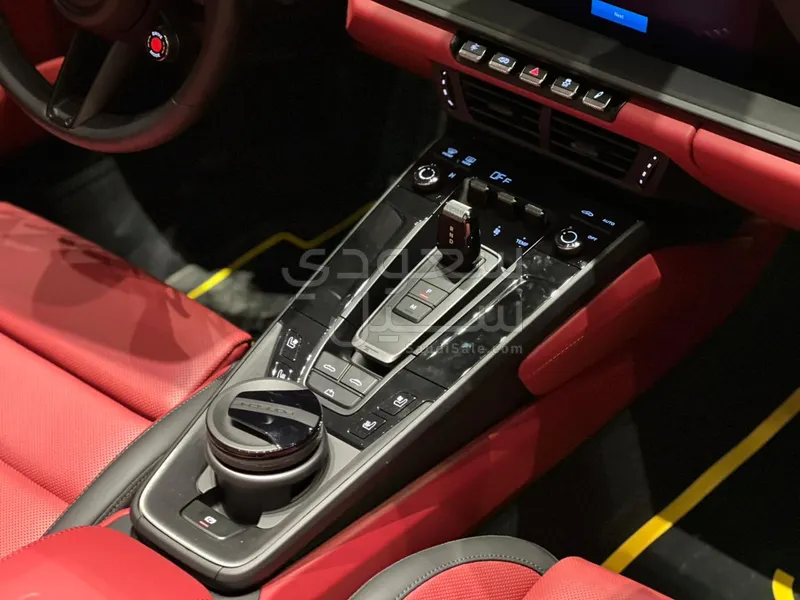 2025 بورش 911 كاريرا 4 جي تي اس