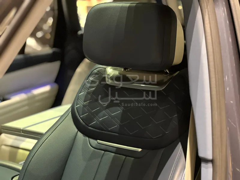 2025 لاند روفر رينج روفر اس في اوتوبيوغرافي