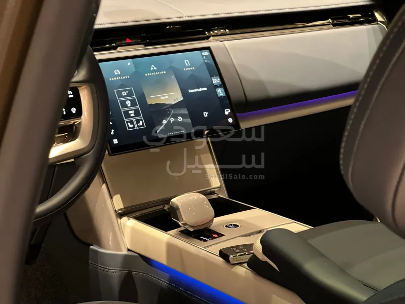 2025 لاند روفر رينج روفر اس في اوتوبيوغرافي