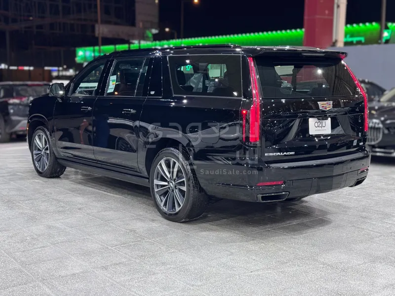 2025 كاديلاك اسكاليد سبورت