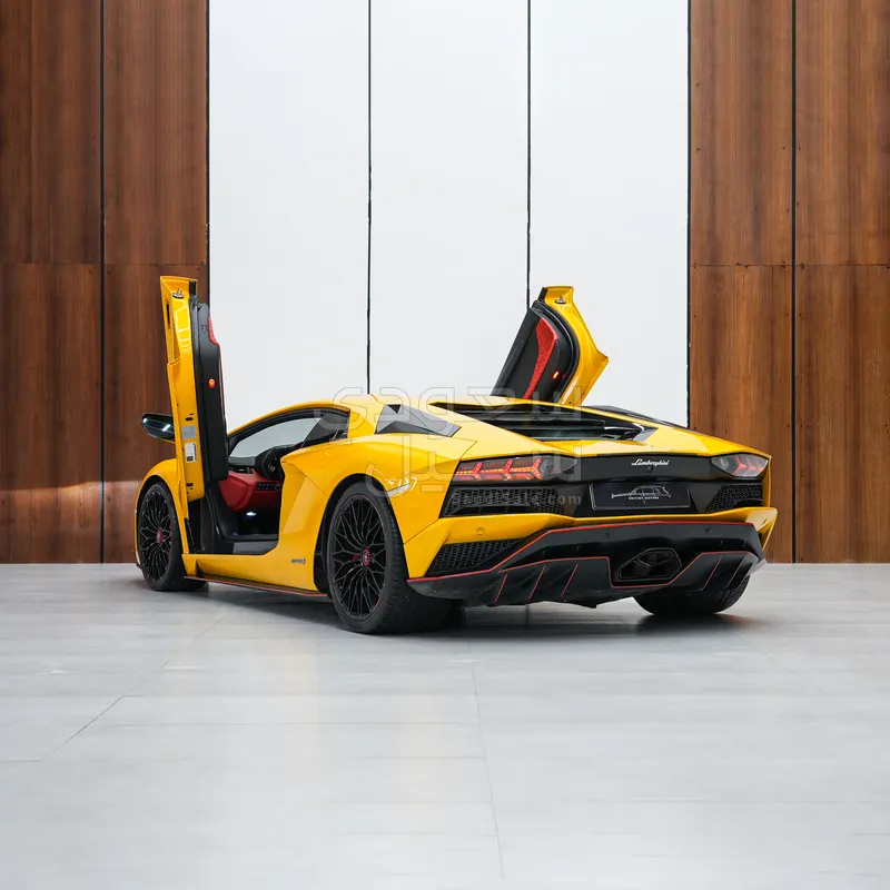 2018 لمبرجيني افنتادور اس