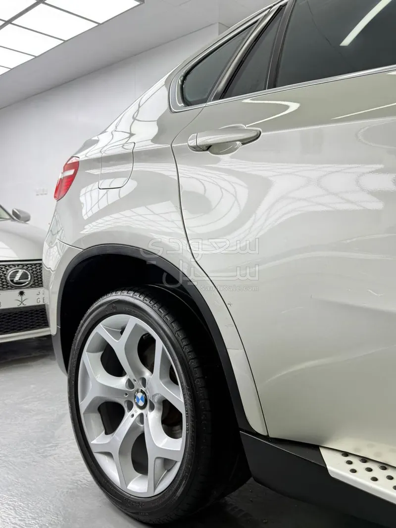 2012 بي ام دبليو الفئة اكس 6 إم 50 أي