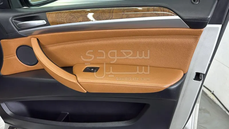 2012 بي ام دبليو الفئة اكس 6 إم 50 أي