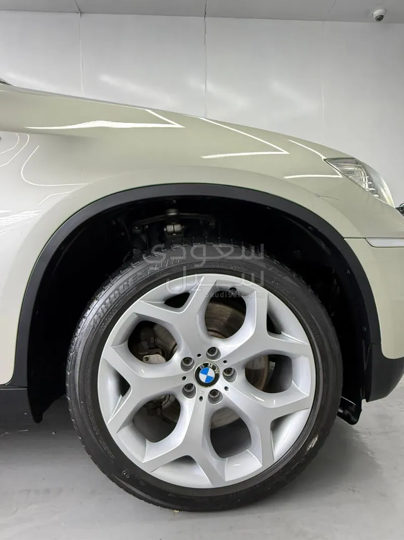 2012 بي ام دبليو الفئة اكس 6 إم 50 أي