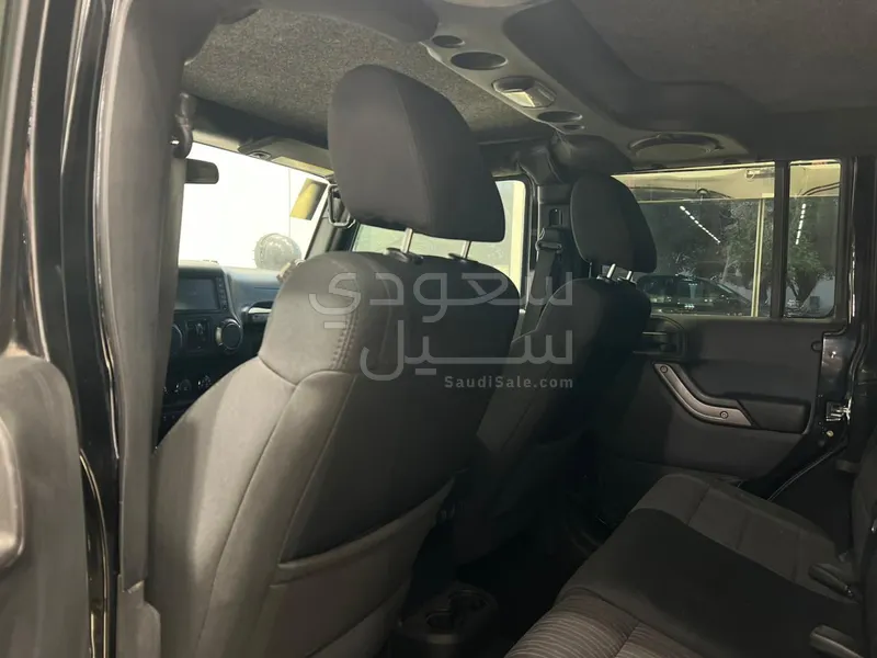 2012 جييب رانجلر صحارى