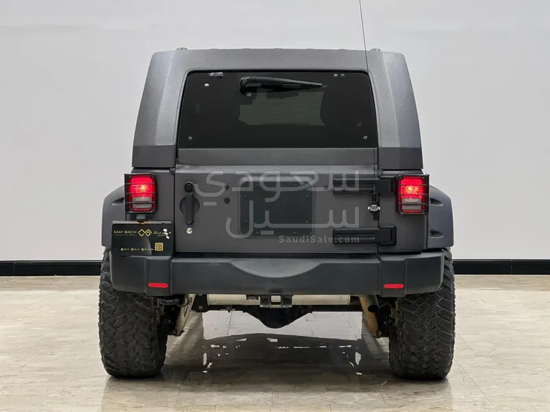 2012 جييب رانجلر صحارى