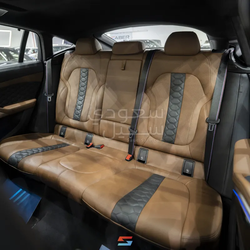 2022 بي ام دبليو الفئة اكس 6 إم كومبيتيشن