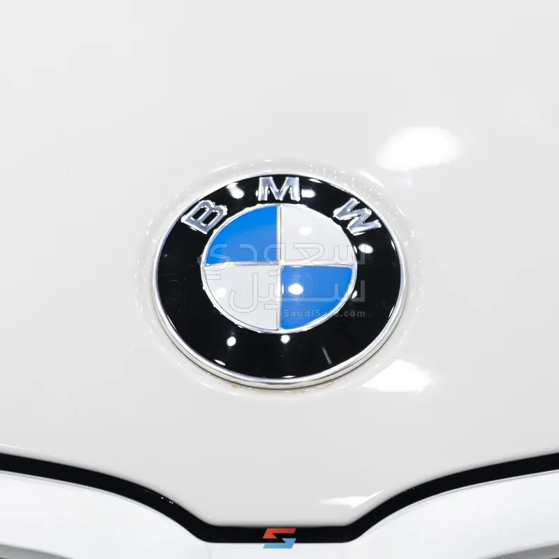 2025 بي ام دبليو الفئة الثالثة 318 أي