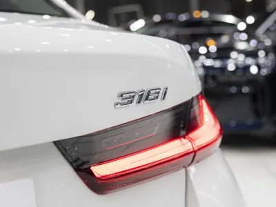 2025 بي ام دبليو الفئة الثالثة 318 أي