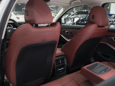 2025 بي ام دبليو الفئة الثالثة 318 أي