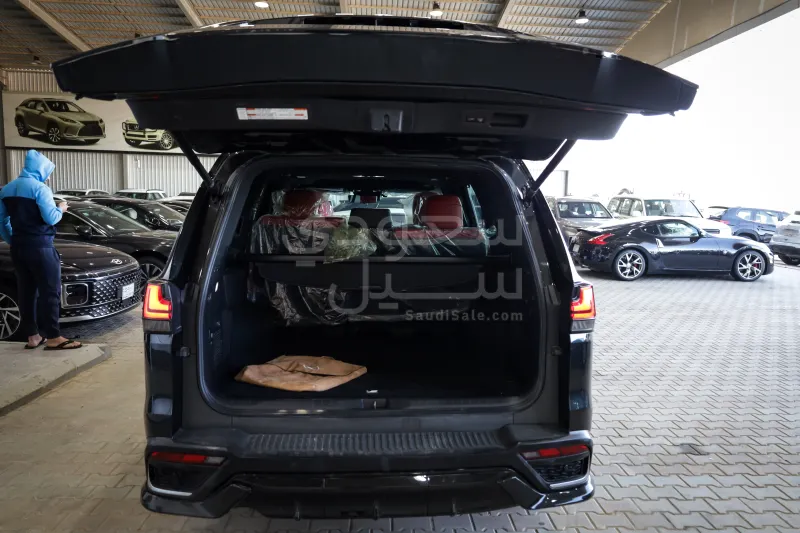 2024 لكزس إل إكس 600 إف