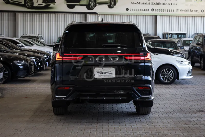 2024 لكزس إل إكس 600 إف