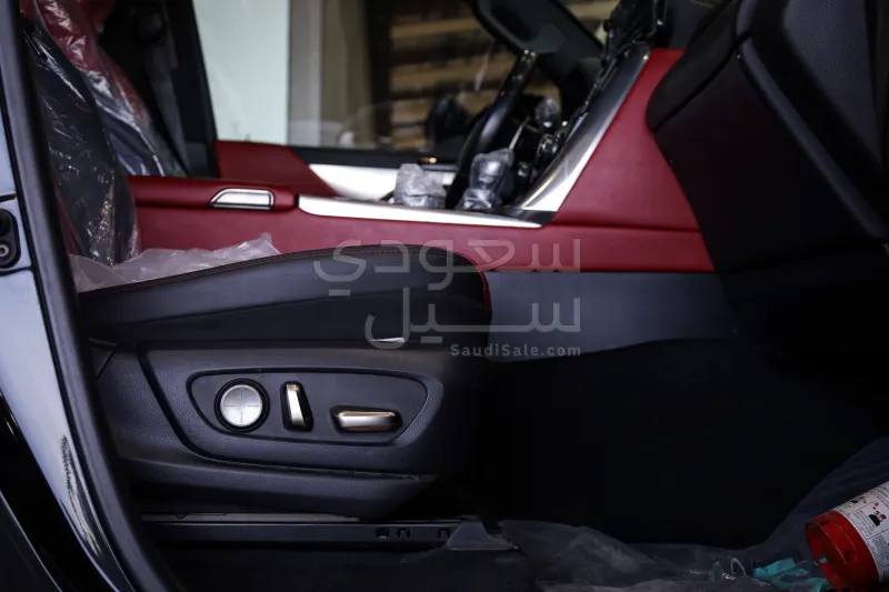 2024 لكزس إل إكس 600 إف