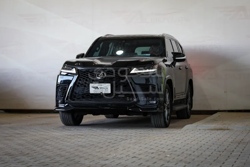 2024 لكزس إل إكس 600 إف