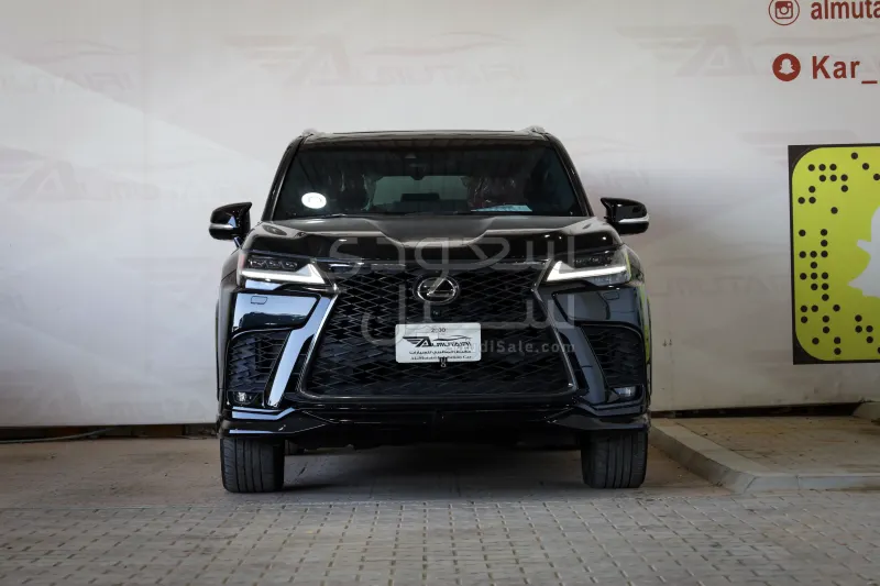 2024 لكزس إل إكس 600 إف