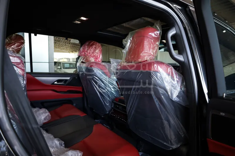 2024 لكزس إل إكس 600 إف