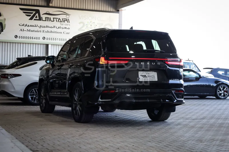 2024 لكزس إل إكس 600 إف