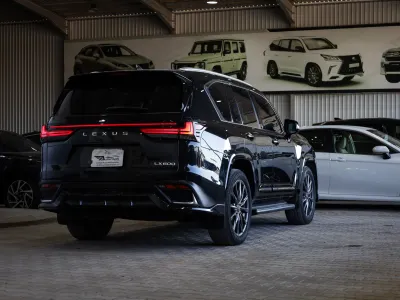 2024 لكزس إل إكس 600 إف