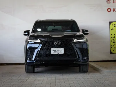 2024 لكزس إل إكس 600 إف