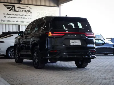 2024 لكزس إل إكس 600 إف