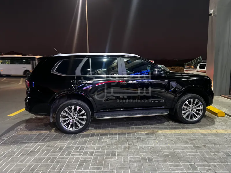 2025 فورد ايفرست اكس ال تي