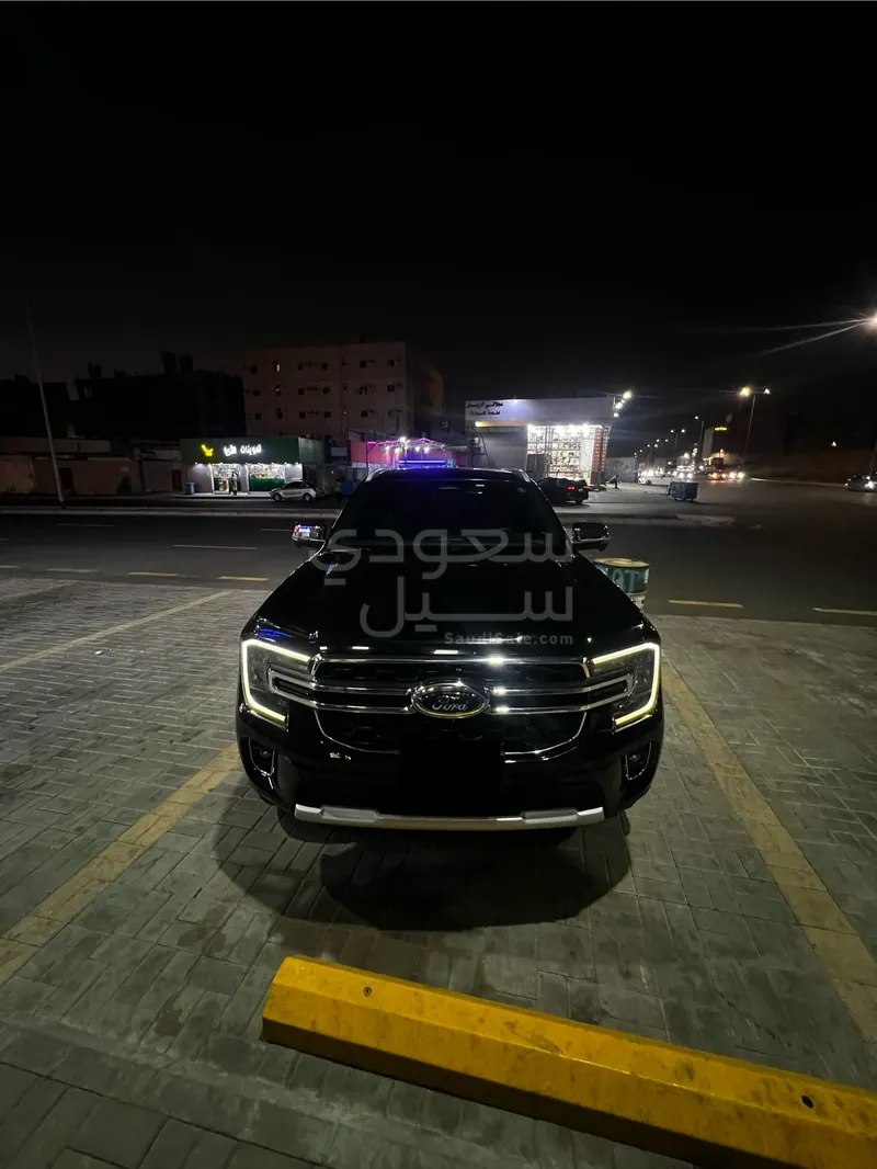 2025 فورد ايفرست اكس ال تي