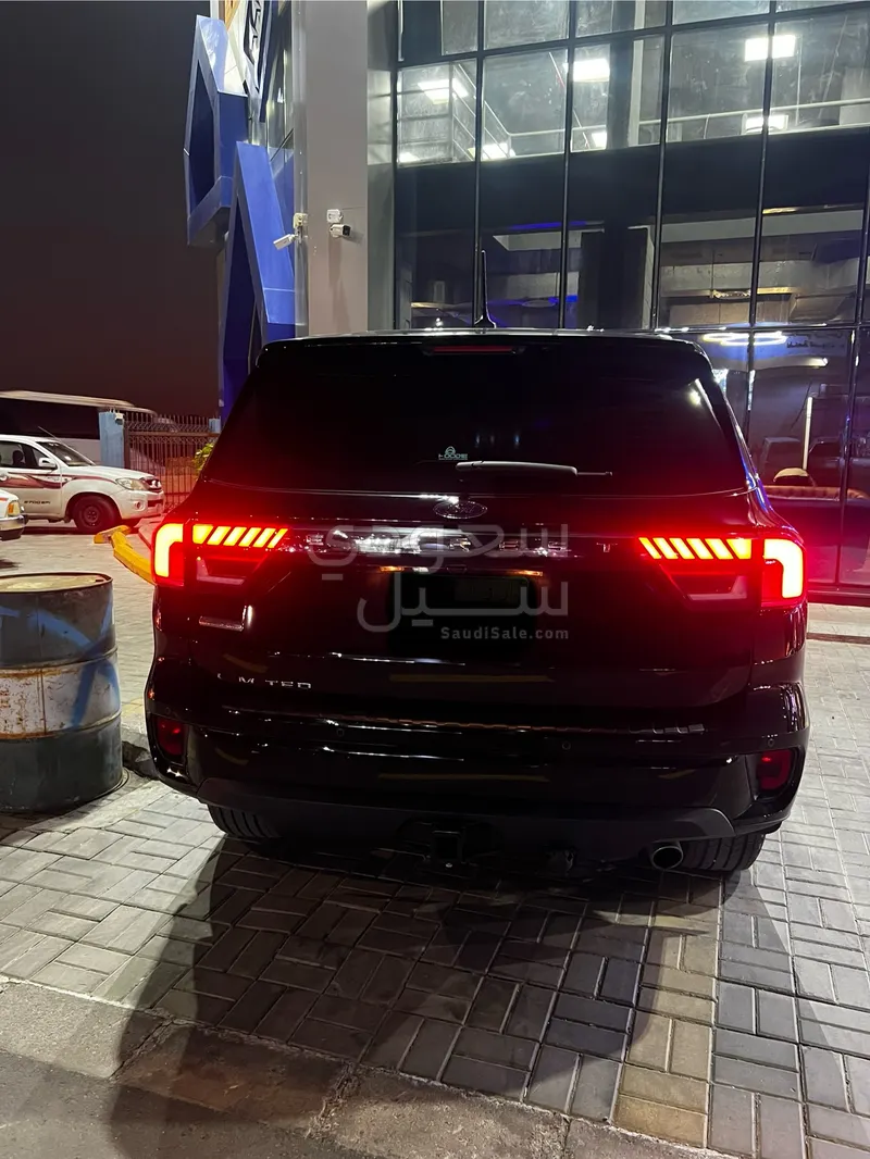 2025 فورد ايفرست اكس ال تي