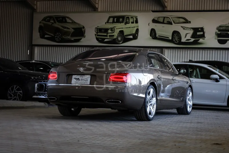 2014 بنتلي كونتيننتل فلاينج سبير