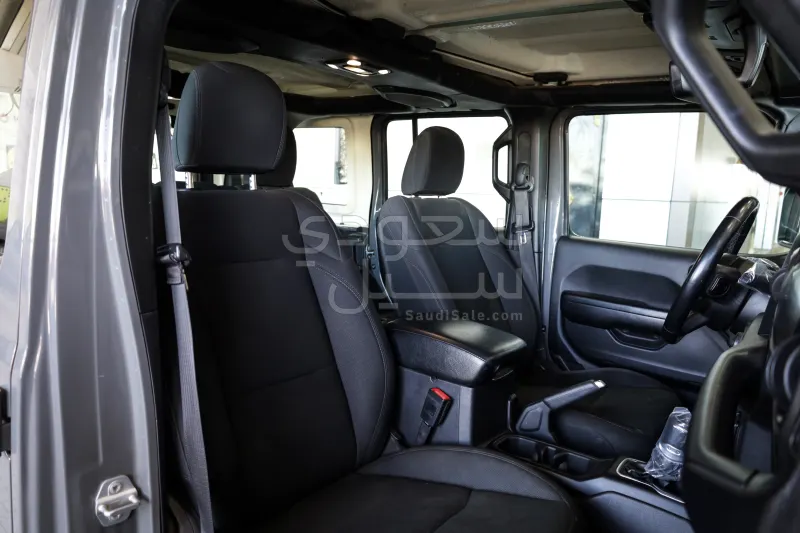 2021 جييب رانجلر سبورت