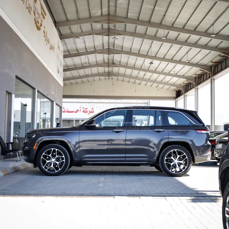 2023 جييب جراند شيروكي ساميت