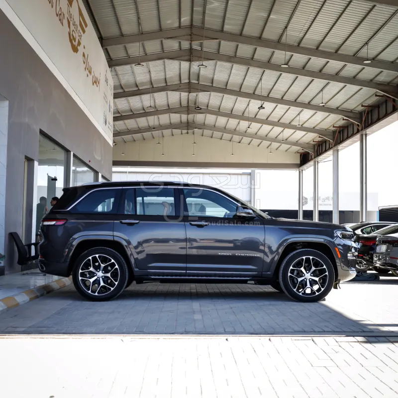 2023 جييب جراند شيروكي ساميت