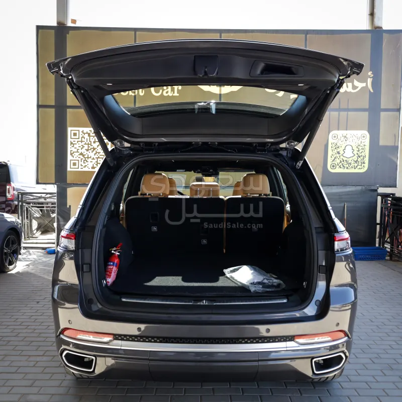 2023 جييب جراند شيروكي ساميت