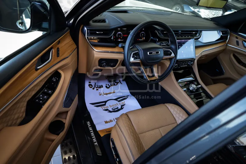 2023 جييب جراند شيروكي ساميت