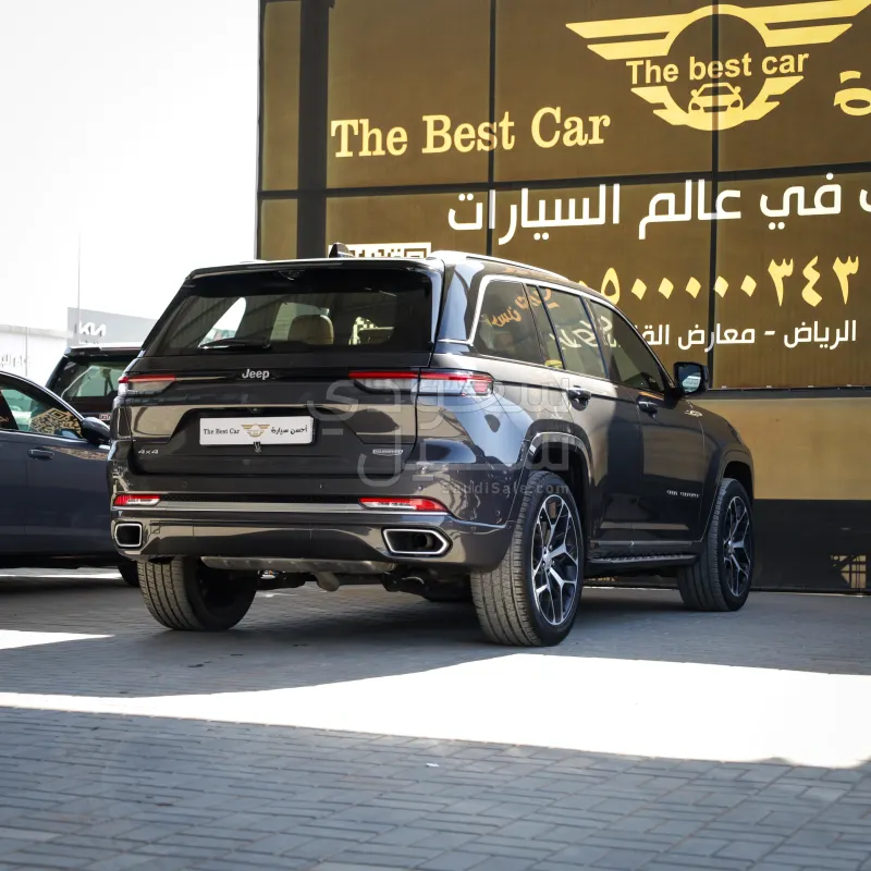 2023 جييب جراند شيروكي ساميت