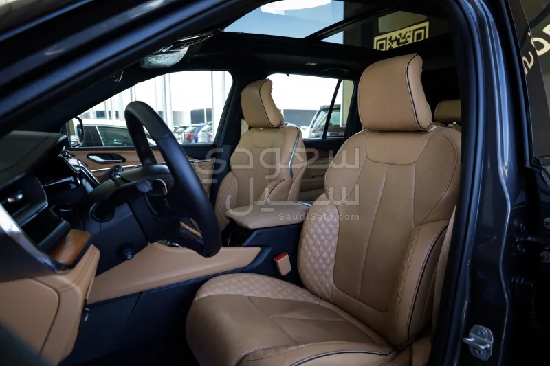 2023 جييب جراند شيروكي ساميت